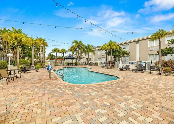 Top Hotels Near Tampa International Airport